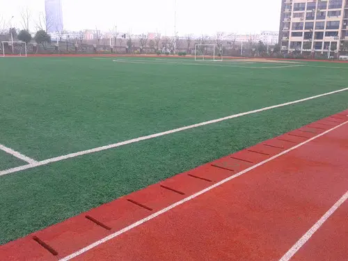 武汉市某小学13000平方米场地